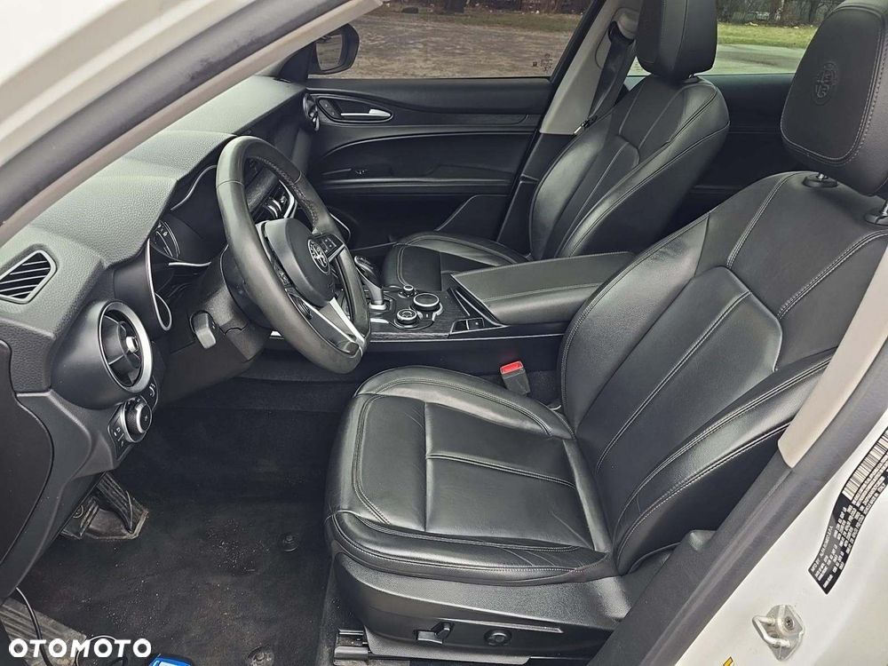 Alfa Romeo Stelvio 2.0 Turbo 16V AT8-Q4 Super - 6
