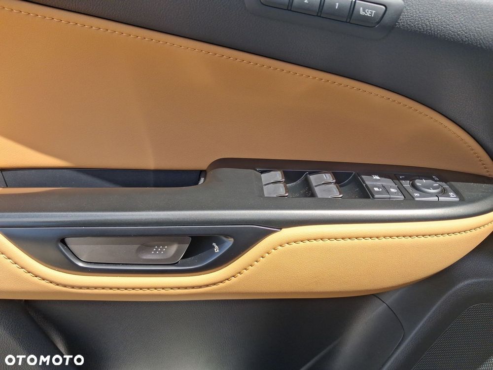 Lexus NX 350h Omotenashi AWD - 11