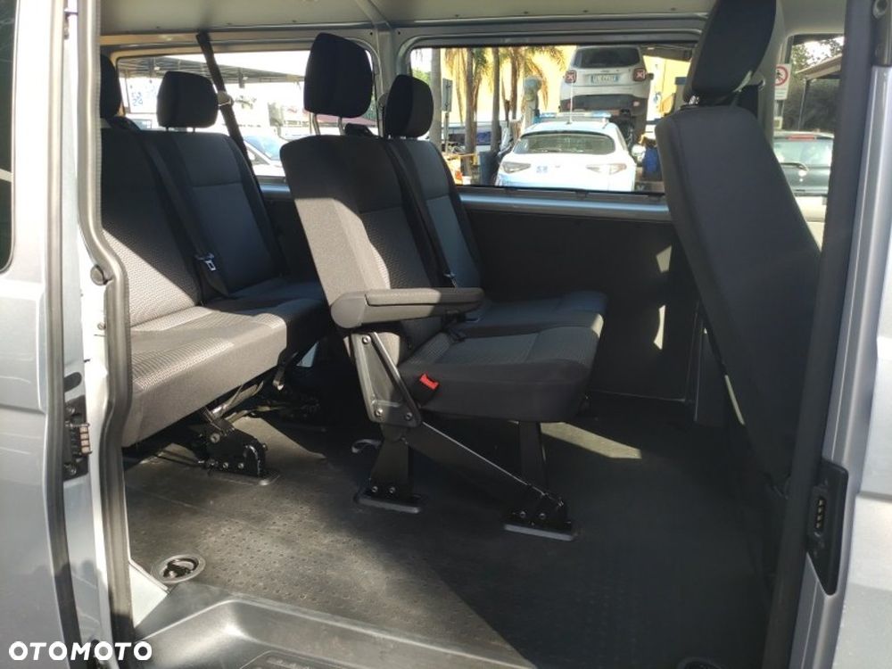 Volkswagen Transporter - 8