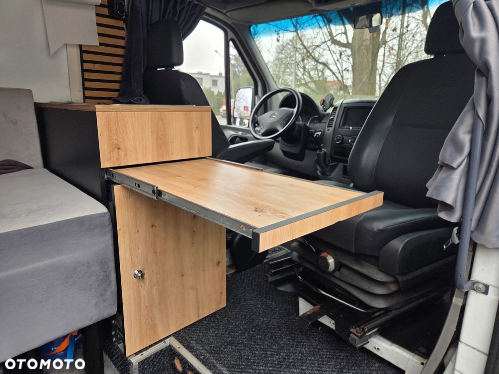 Mercedes-Benz Sprinter - 14
