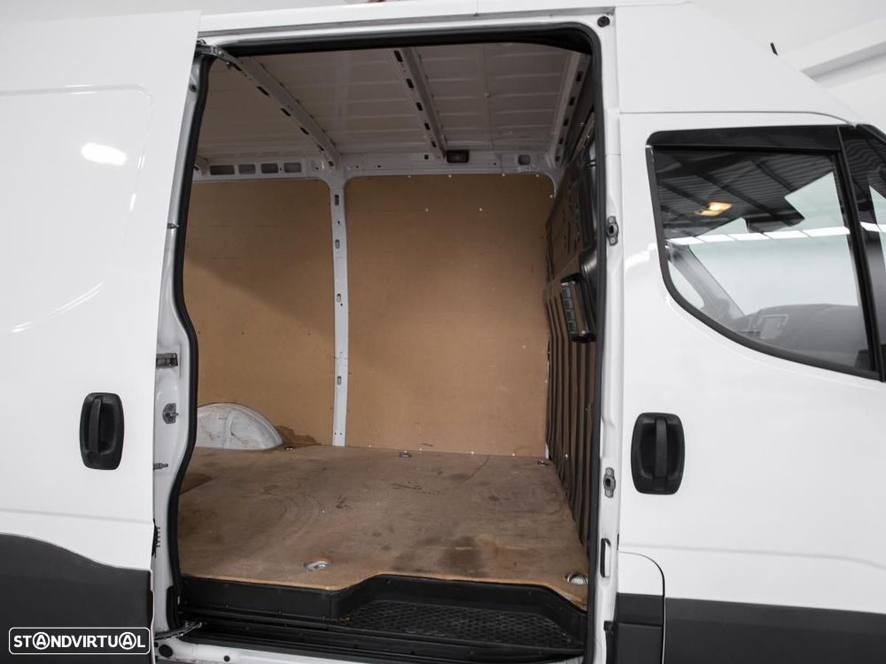 Iveco Daily 2.3 12m3 c/IVA - 6