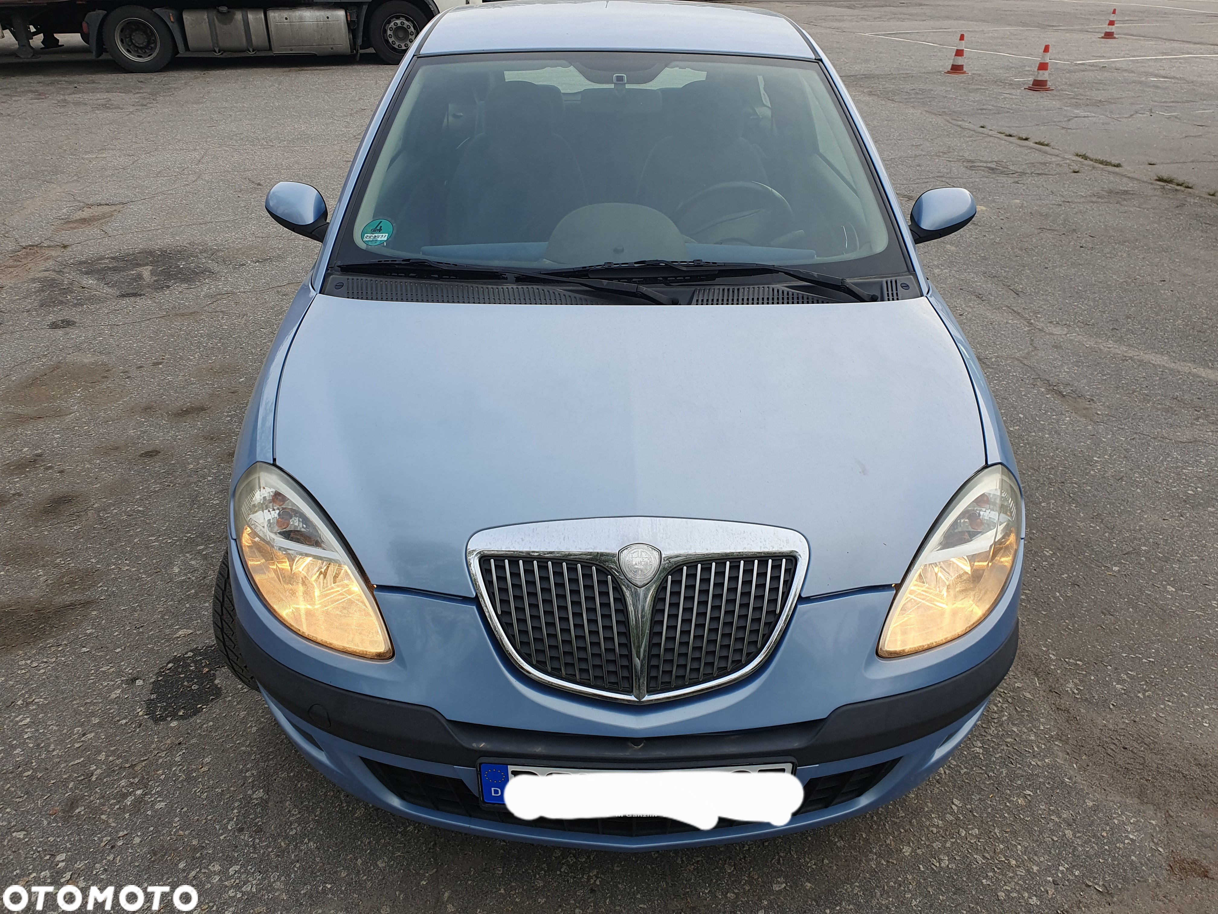 Lancia Ypsilon 1.2 8V Argento (4 os.) - 1