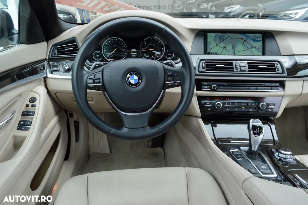 BMW Seria 5 520d Aut. Luxury Line - 31