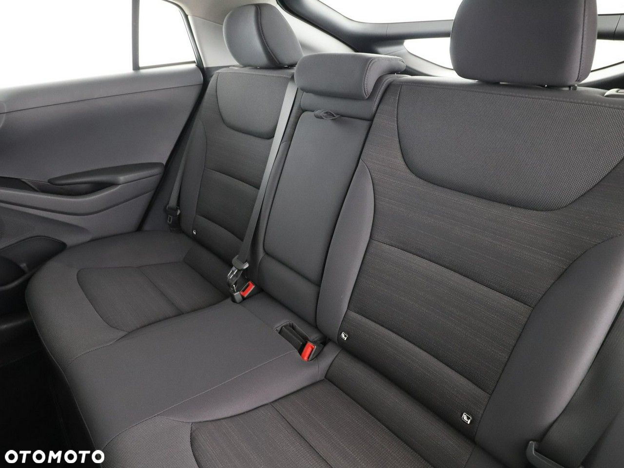 Hyundai IONIQ - 17
