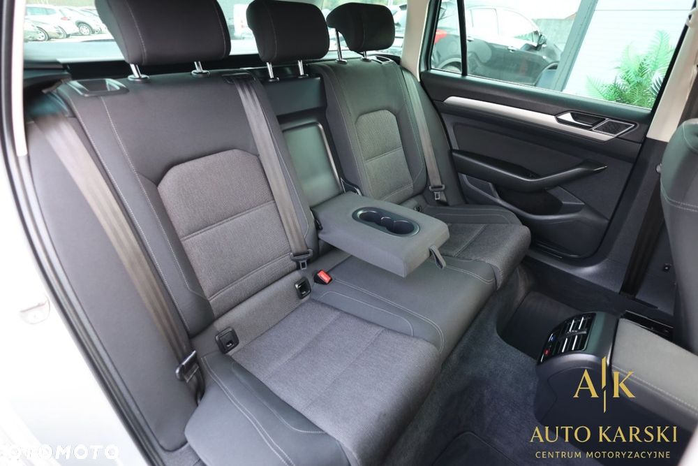 Volkswagen Passat Variant - 33