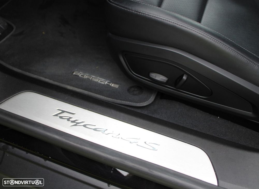 Porsche Taycan 4S - 19