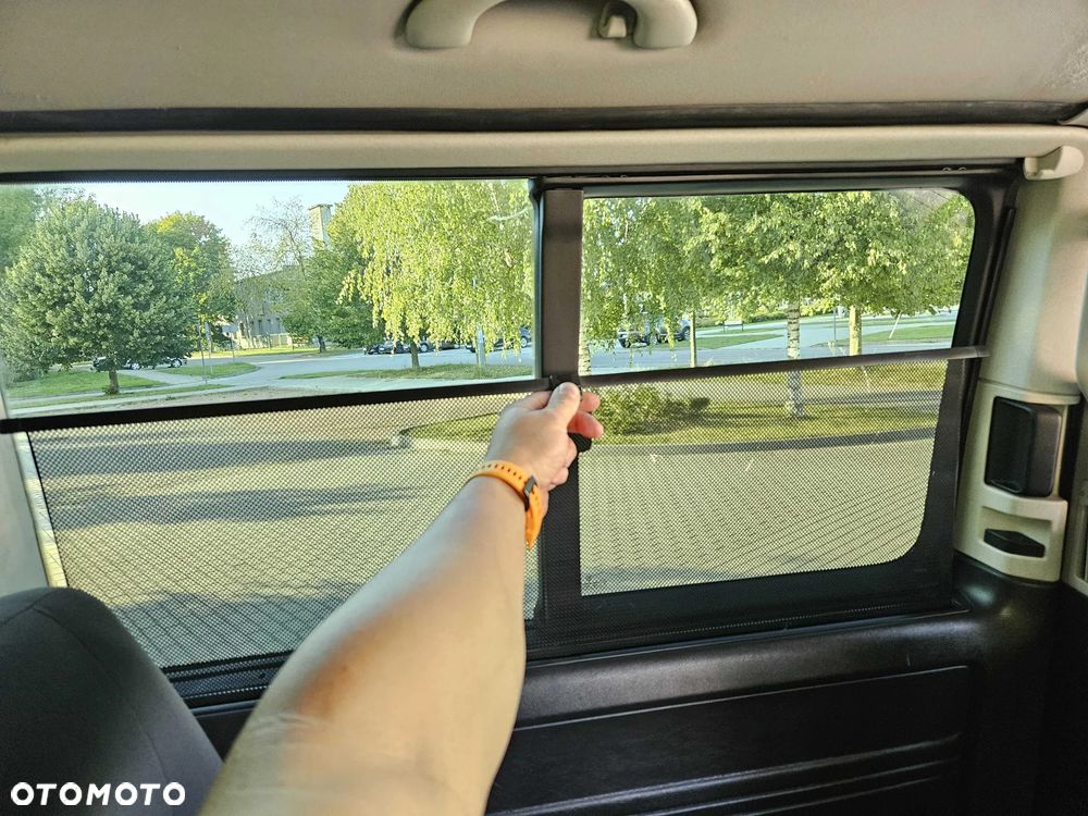 Volkswagen Caravelle - 28