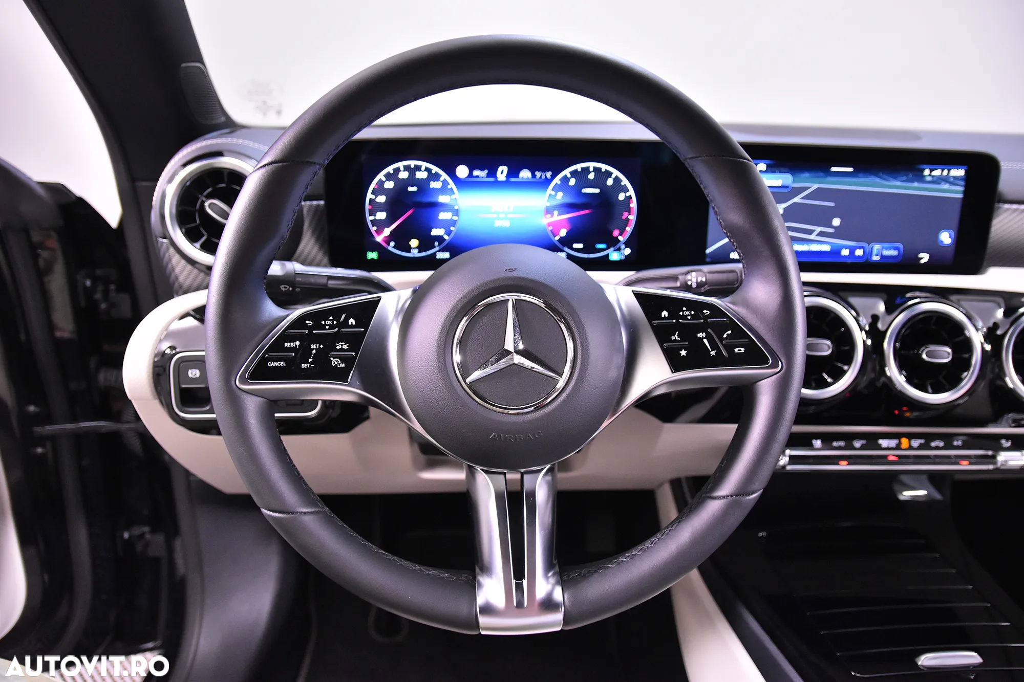 Mercedes-Benz CLA 180 7G-DCT Edition Progressive Line - 17