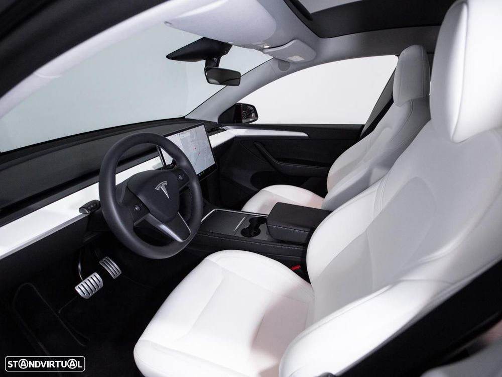 Tesla Model Y Performance Dual Motor AWD - 9