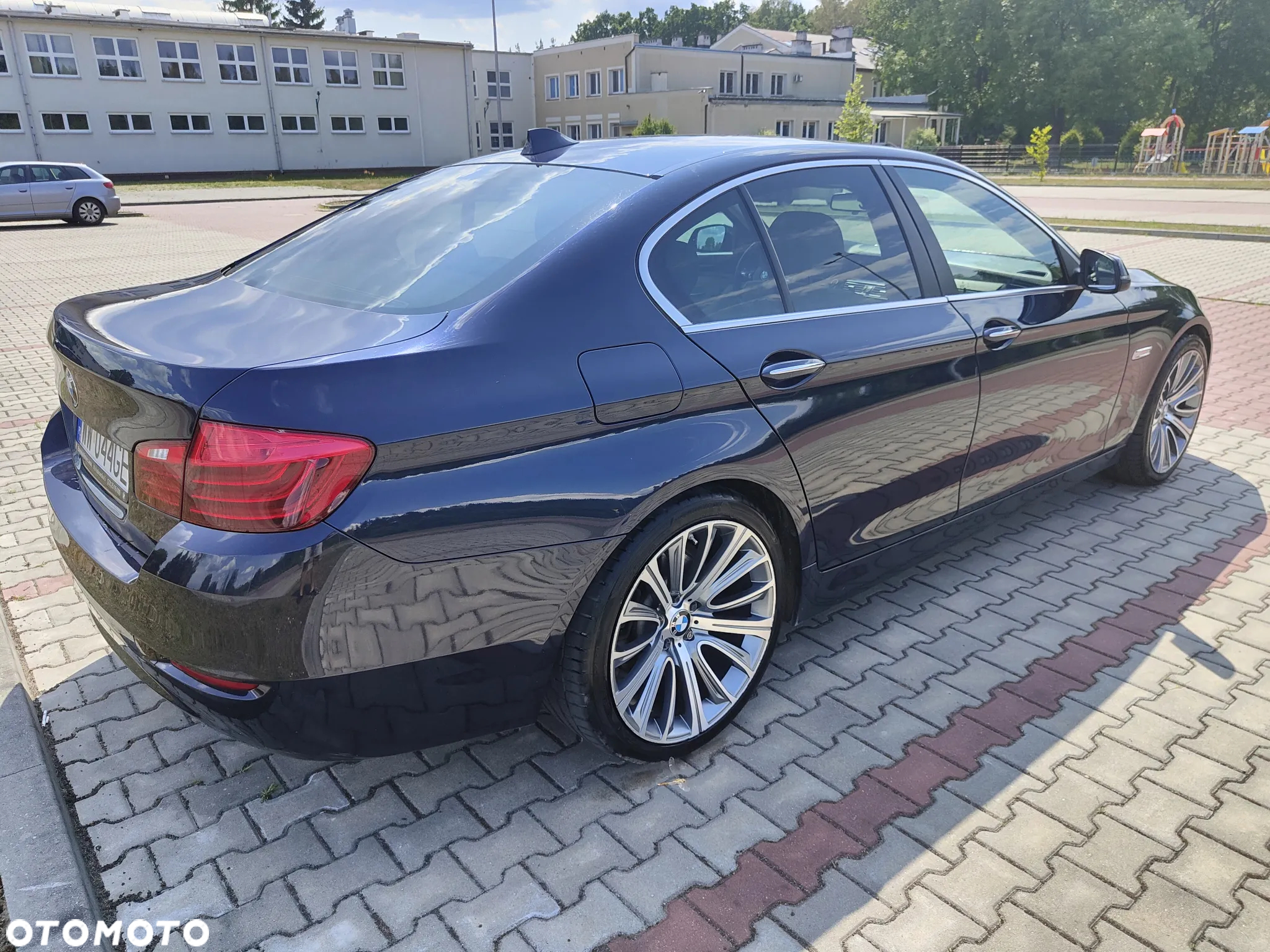BMW Seria 5 528i xDrive Luxury Line - 8