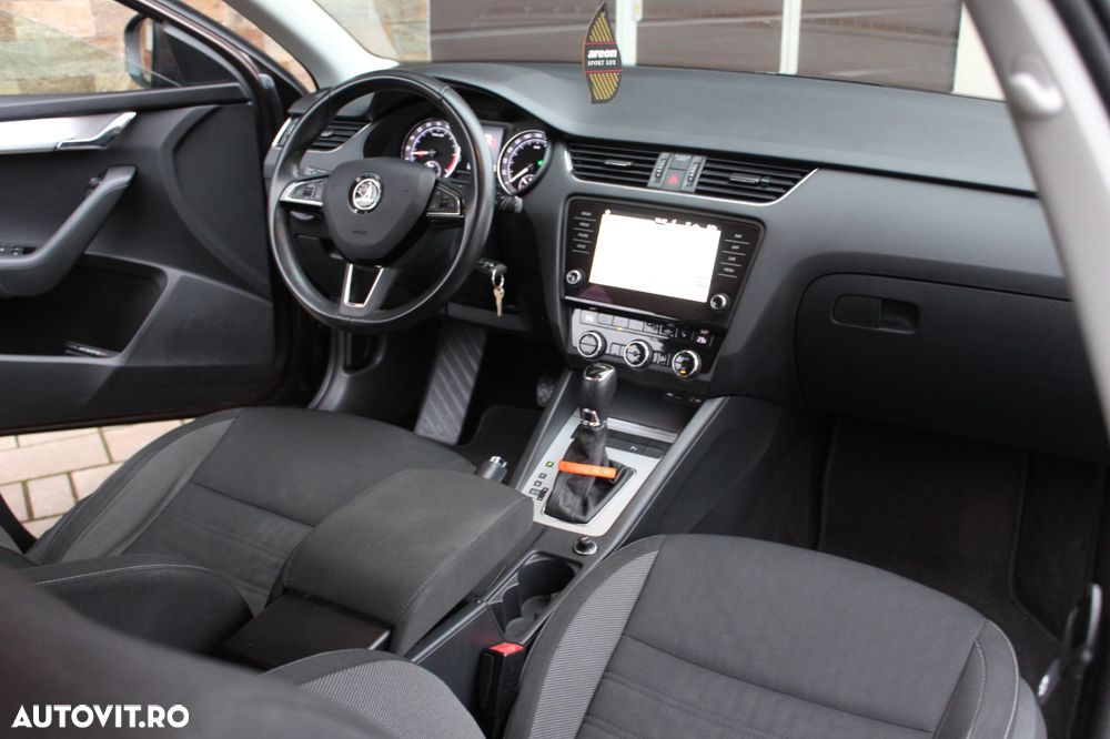 Skoda Octavia 1.6 TDI DSG Ambition - 18