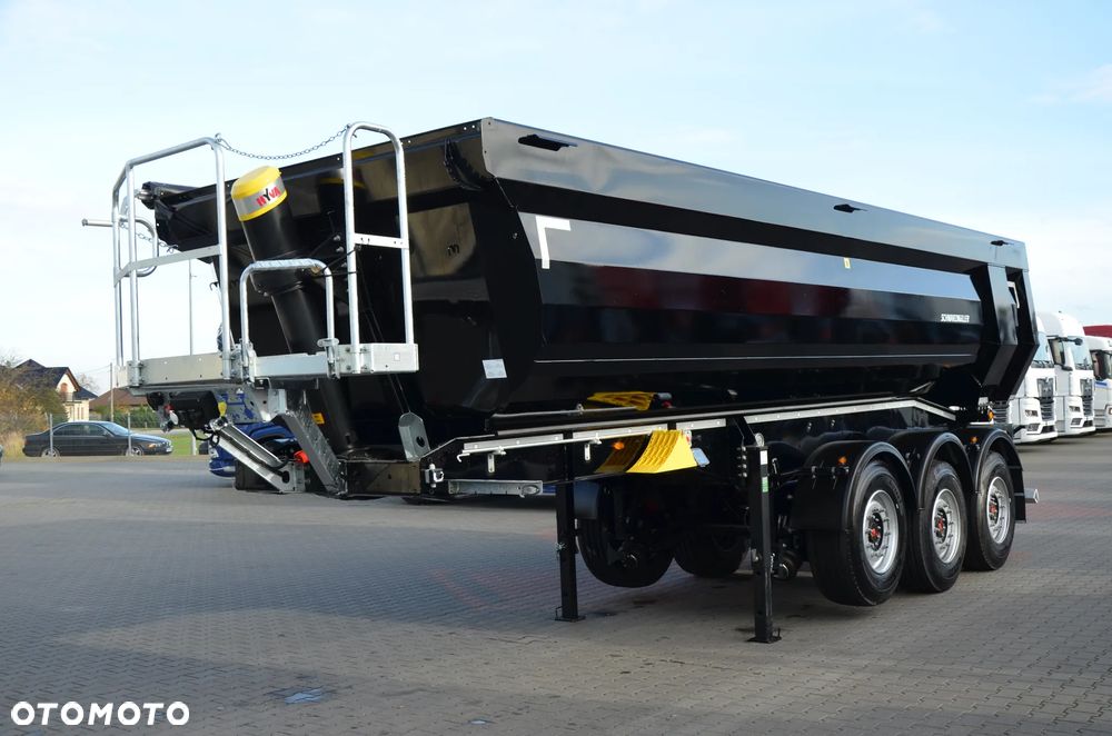 Schwarzmuller NOWA WYWROTKA 24 m3 / HARDOX / SAF / OŚ POD. / HYVA / LED / 3900 - 2