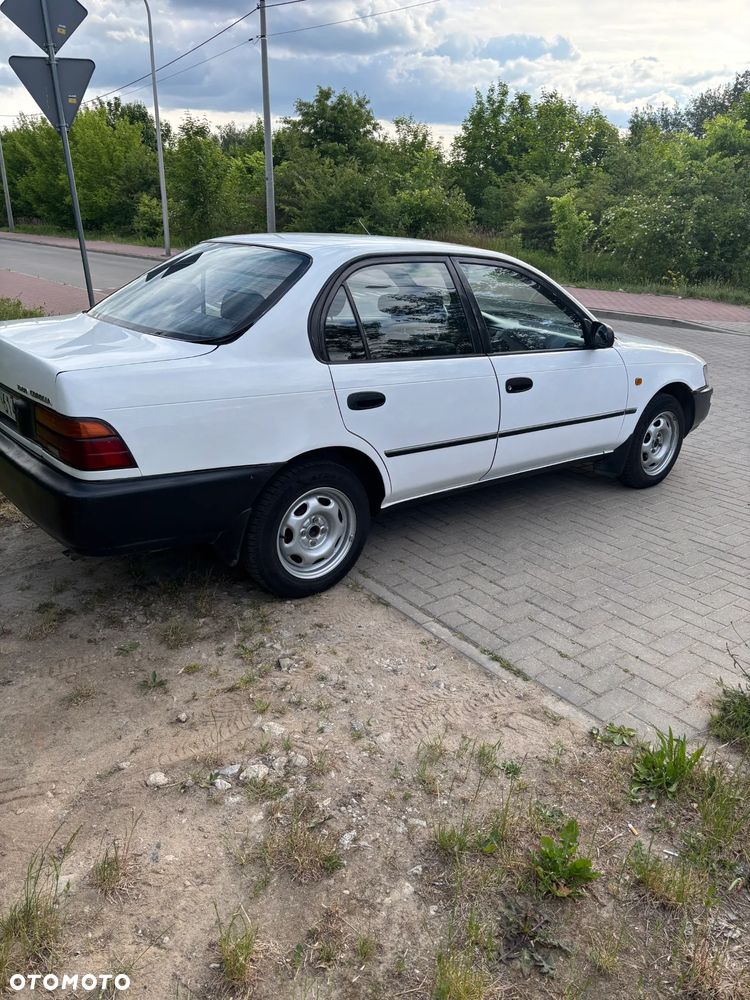 Toyota Corolla - 4