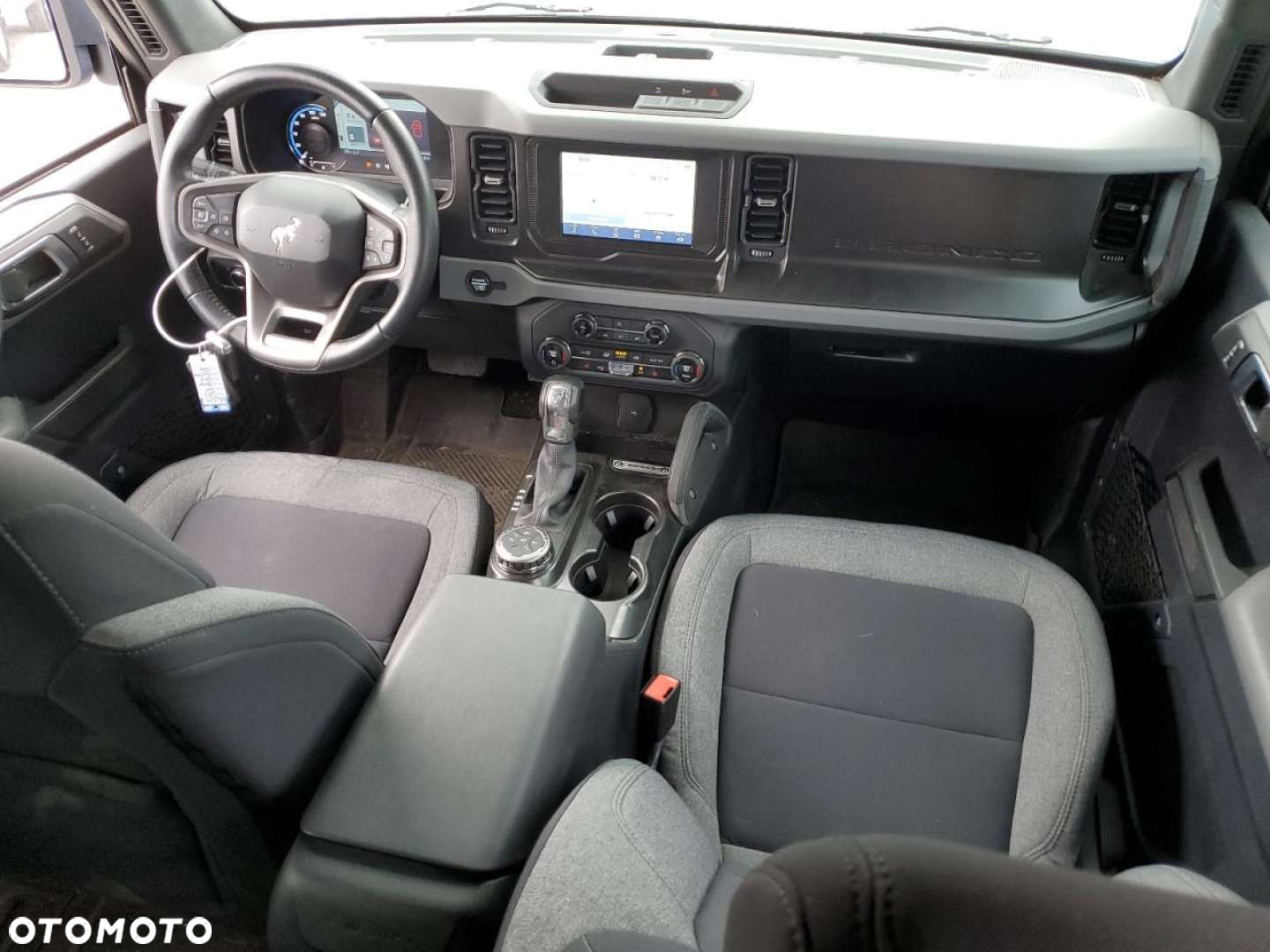Ford Bronco - 9