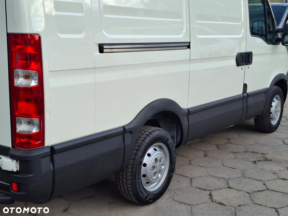 Iveco Daily 35S13 L2H2 ŚREDNIAK Klima HAK 3500KG - 11