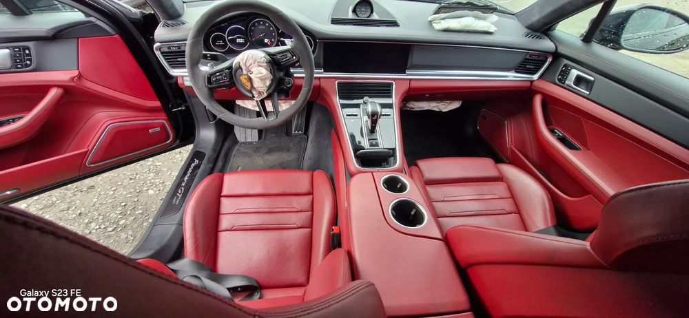 Porsche Panamera - 21