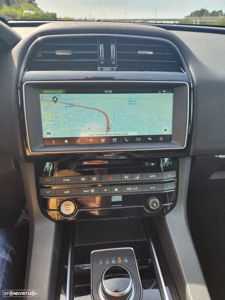 Jaguar F-Pace D200 AWD R-Dynamic HSE - 14