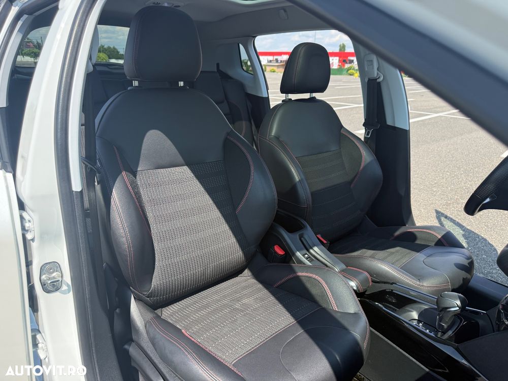 Peugeot 2008 1.2 PureTech Turbo EAT6 S&S GT-Line - 24