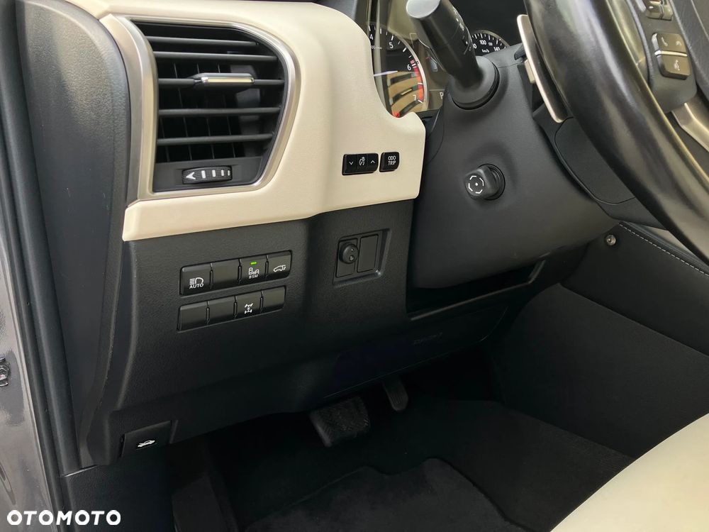 Lexus NX 300 F Impression AWD - 36
