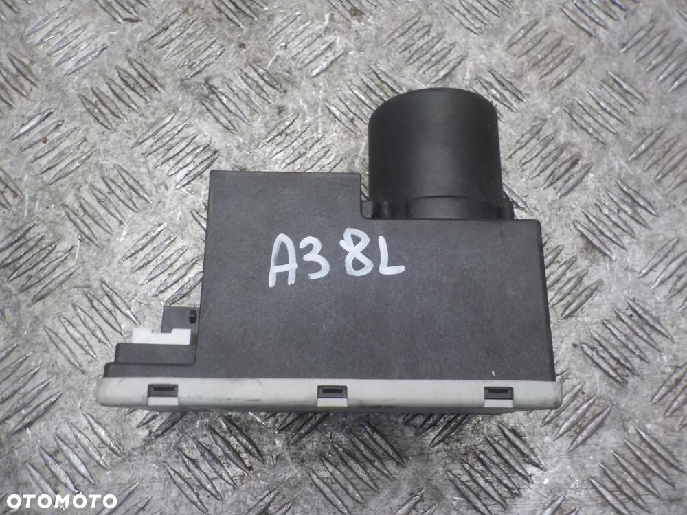 AUDI A3 8L POMPKA CENTRALNEGO ZAMKA 8L0862257E - 1