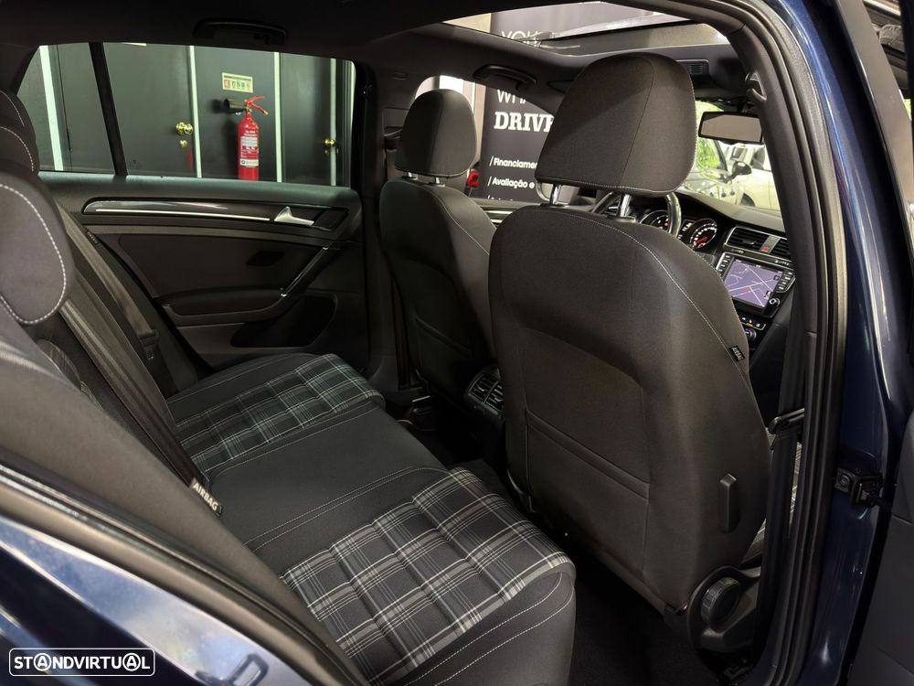 VW Golf 2.0 TDI GTD - 40