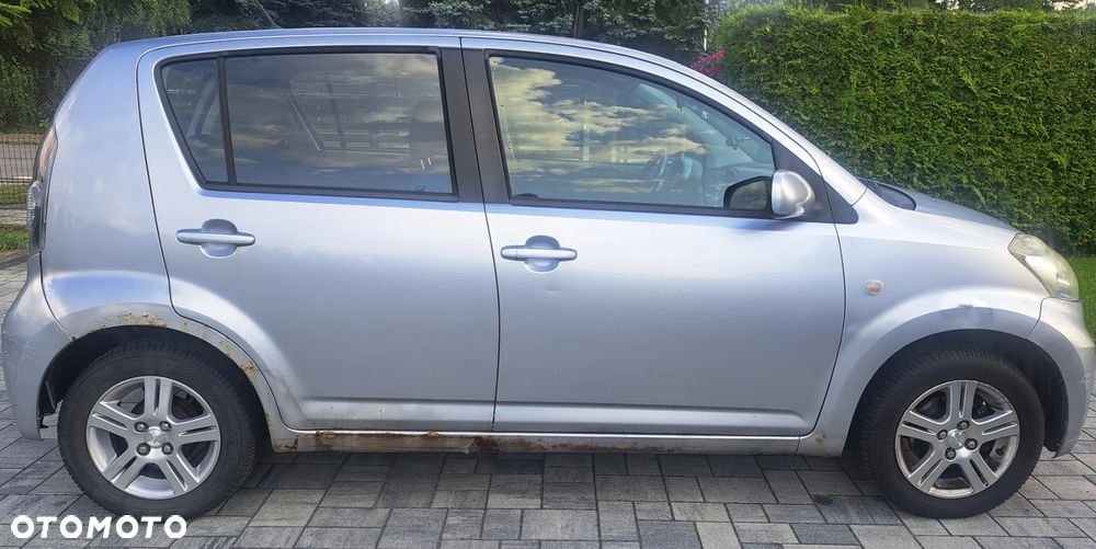 Daihatsu Sirion 1.3 - 4