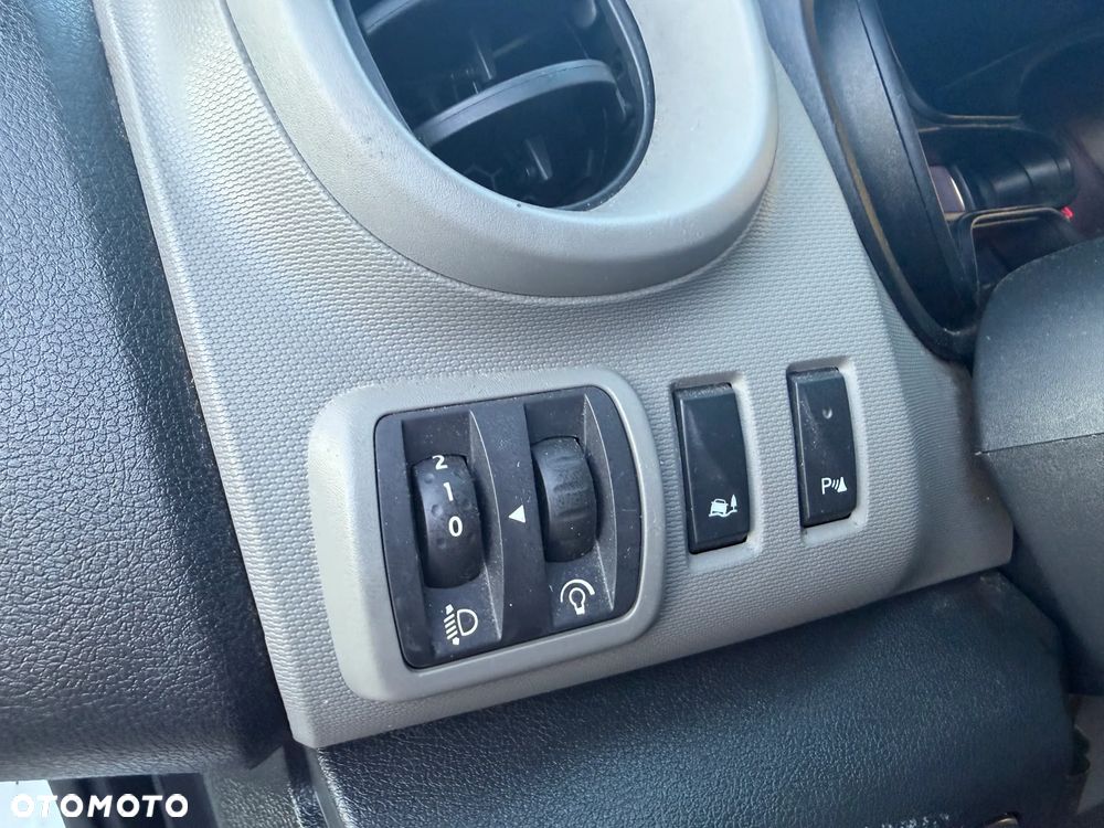 Renault TRAFIC - 11