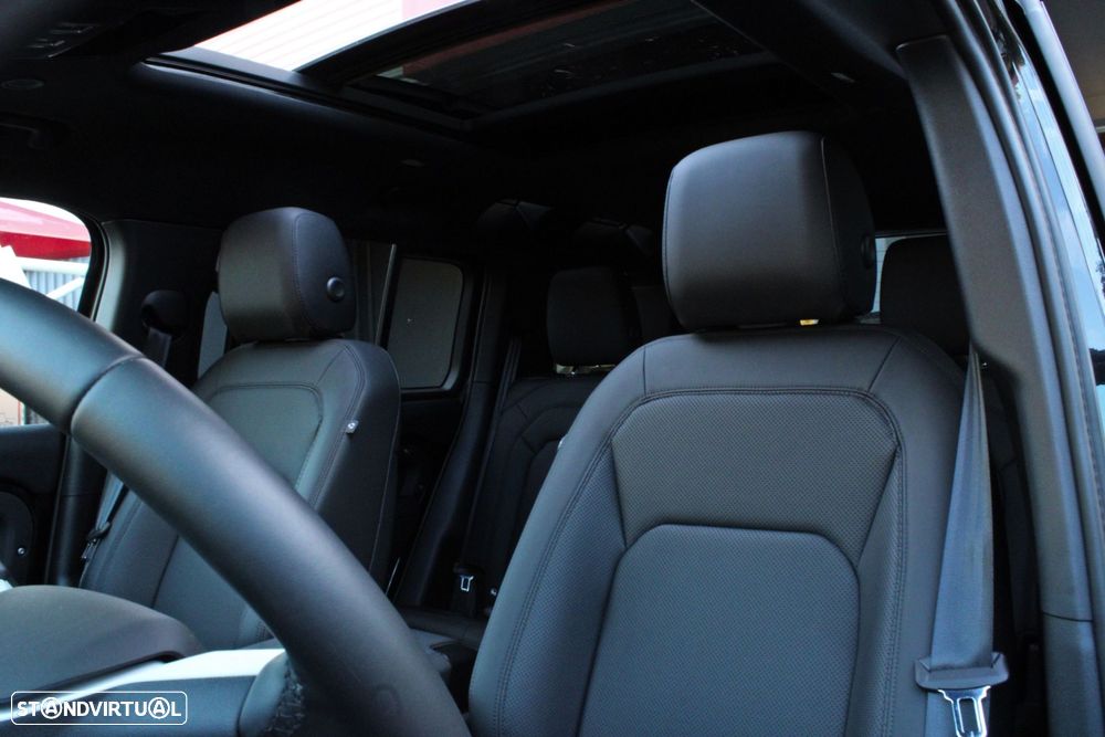 Land Rover Defender 2.0 P300e 110 AWD S - 15