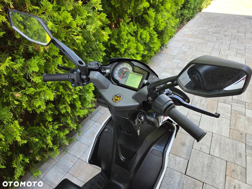 Aprilia SR - 11