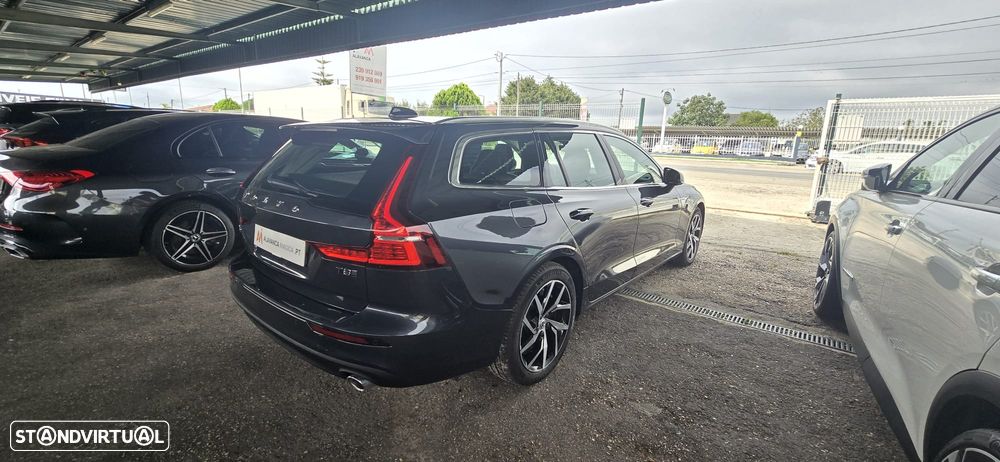 Volvo V60 2.0 T8 AWD TE Momentum Plus - 10