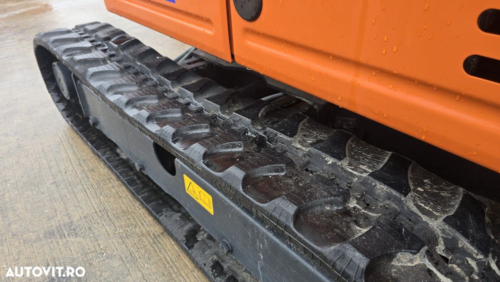 Hitachi ZX19-6, 2tone, 2026, EX DEMO 158h, LAMA, cupla rapida+cupa ingusta+cupa lata+cupa taluz, inst picon, latime 0,8m, latime cu senile extinse 1,2m, ad sapare 2,8m, ridica 1t, produs in JAPONIA, posibilitate leasing 4 ani-PROMOTIE 23900 EUR+Tva - 32