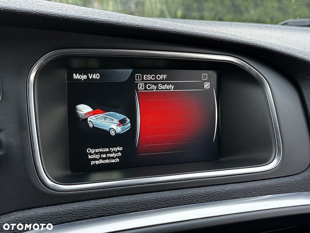 Volvo V40 D2 Momentum - 19