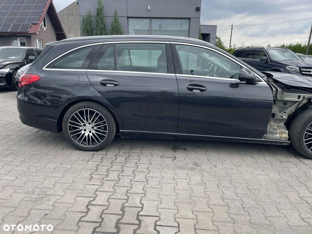 Mercedes-Benz Klasa C 200 4Matic 9G-TRONIC Avantgarde - 5