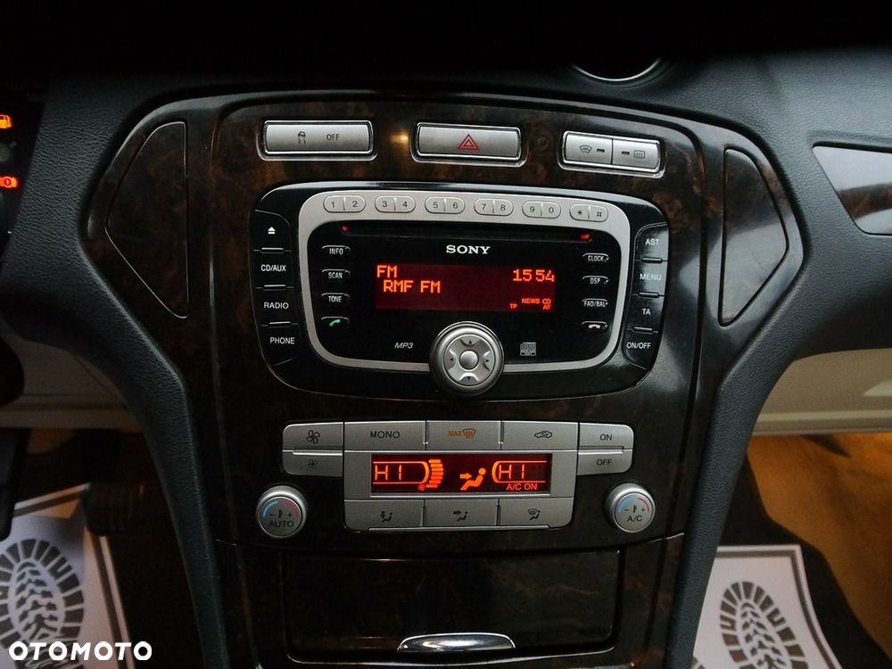 Ford Mondeo 2.0 FF Ghia - 25