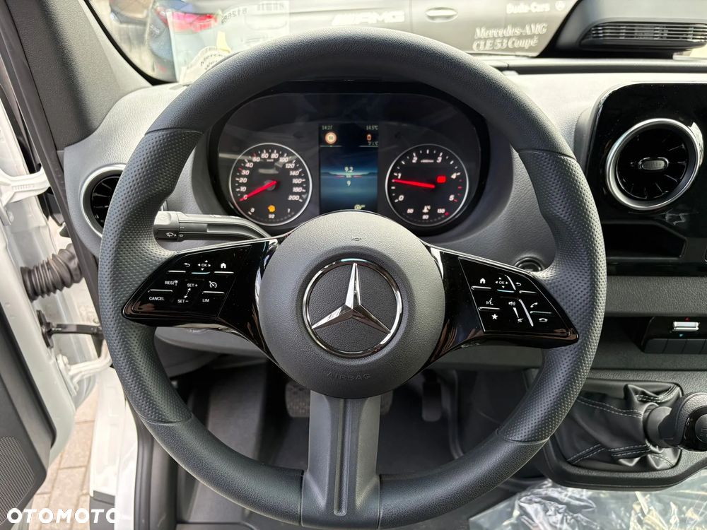 Mercedes-Benz Sprinter - 9