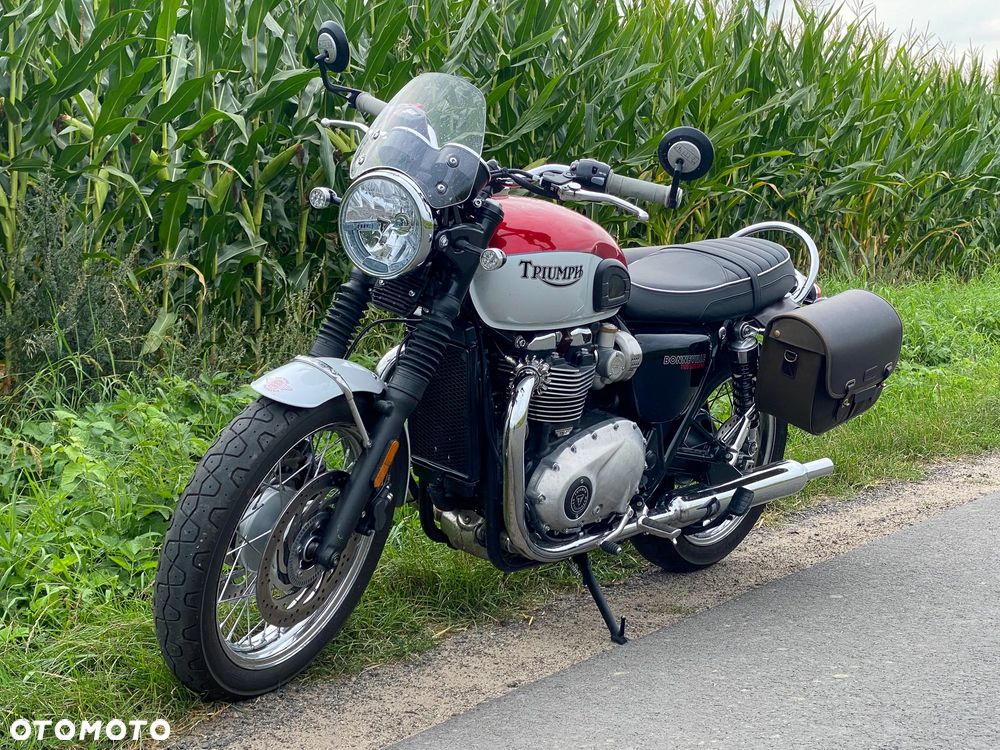 Triumph Bonneville - 13
