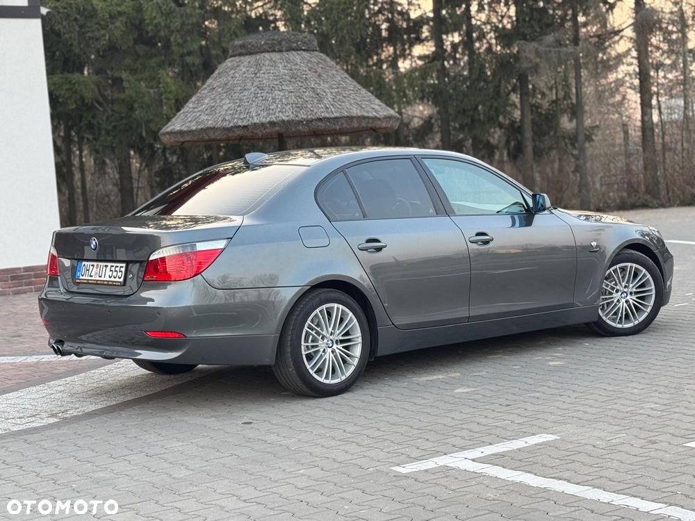BMW Seria 5 545i - 17