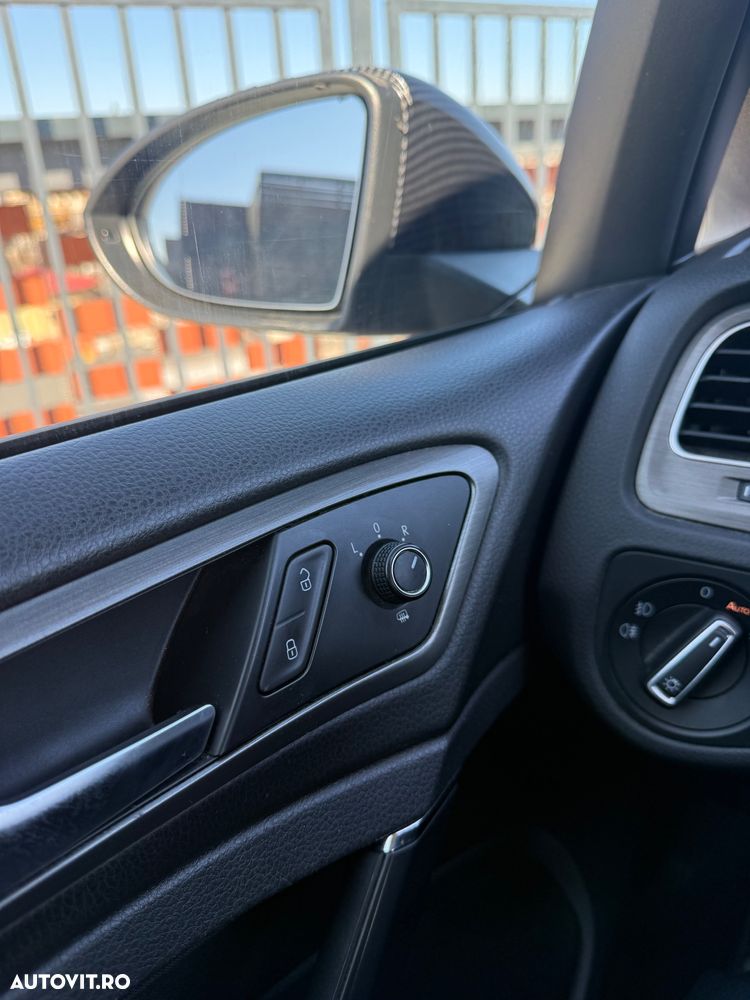 Volkswagen Golf 1.6 TDI DPF Comfortline - 14