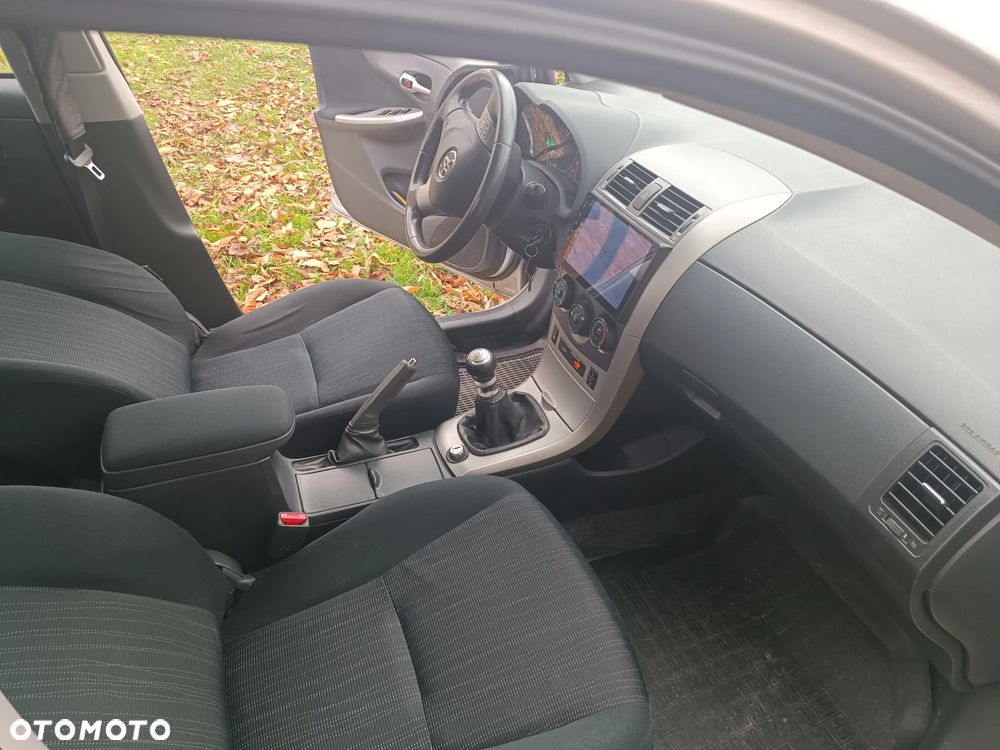 Toyota Corolla 2.0 D-4D 2010 - 13