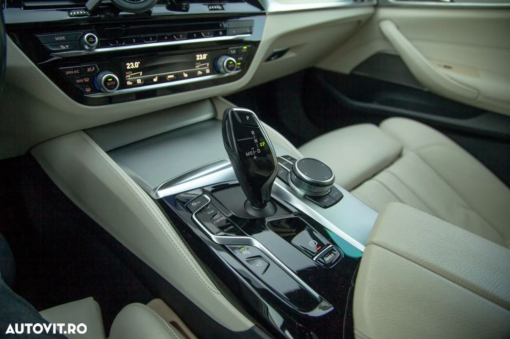 BMW Seria 5 530d Aut. M Sport Edition - 32