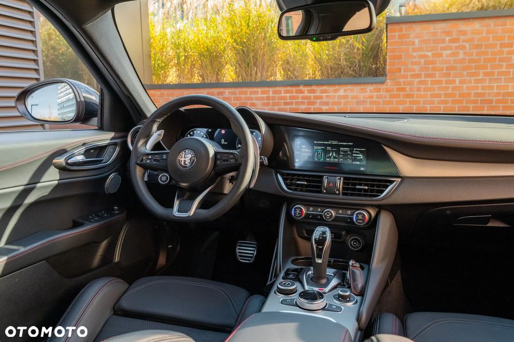 Alfa Romeo Giulia 2.0 Turbo Tributo Italiano Q4 - 9