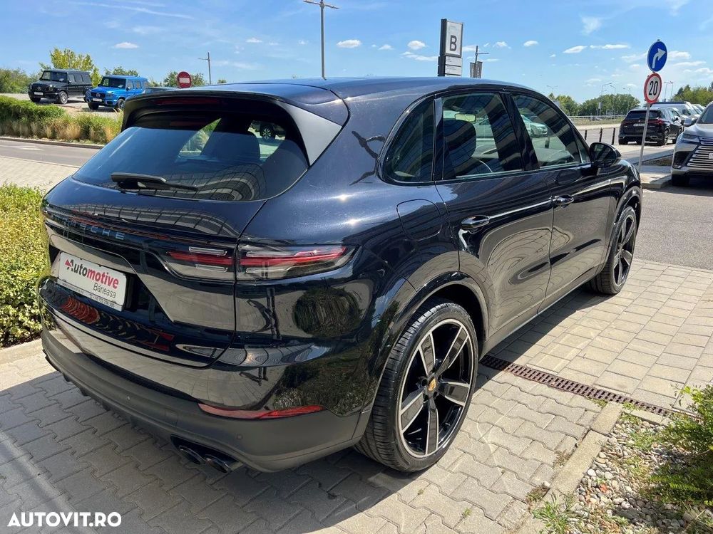Porsche Cayenne - 6