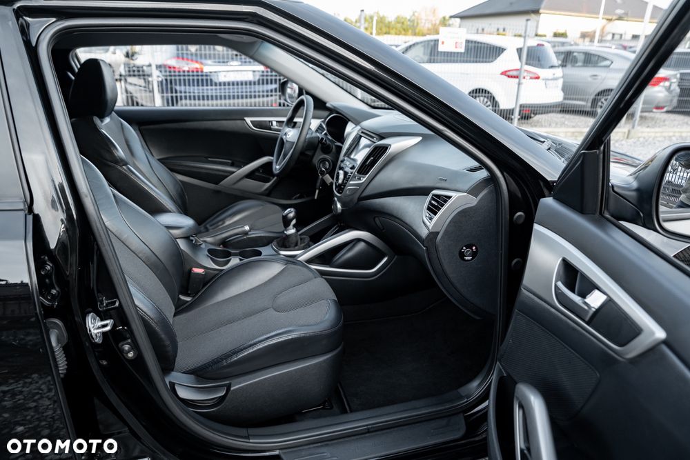 Hyundai Veloster 1.6 Premium - 29