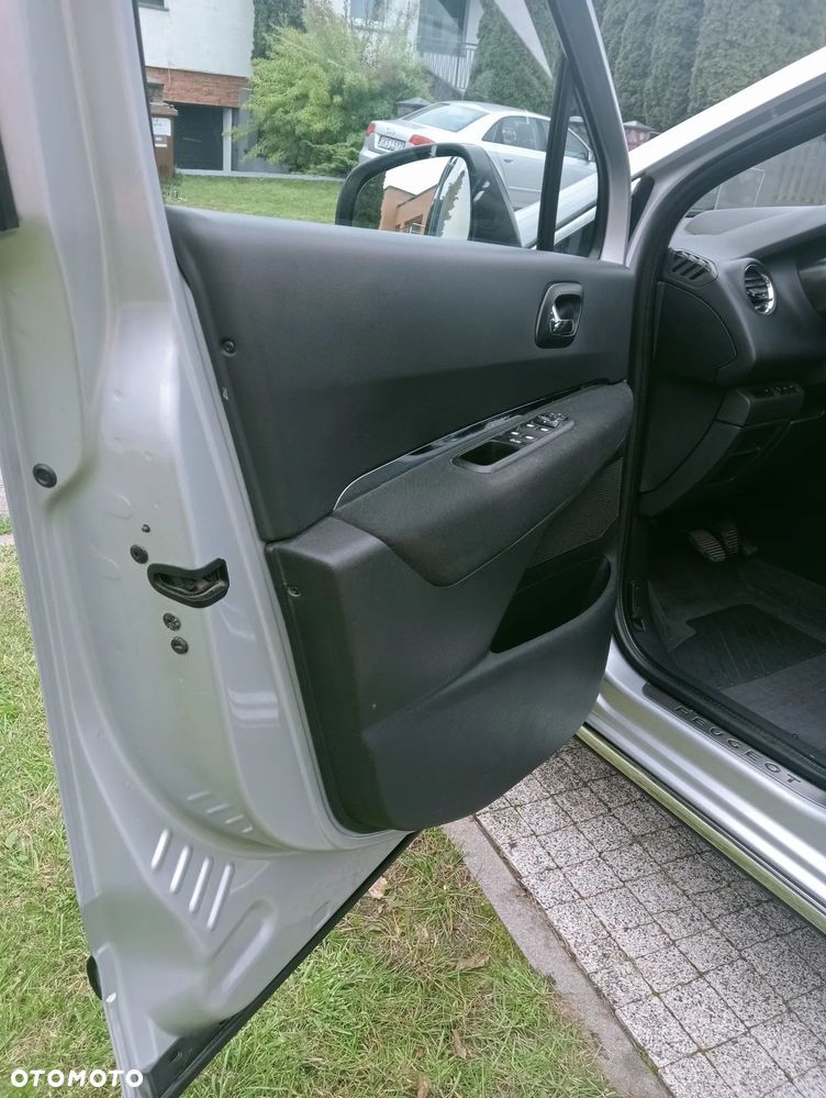 Peugeot 3008 - 25