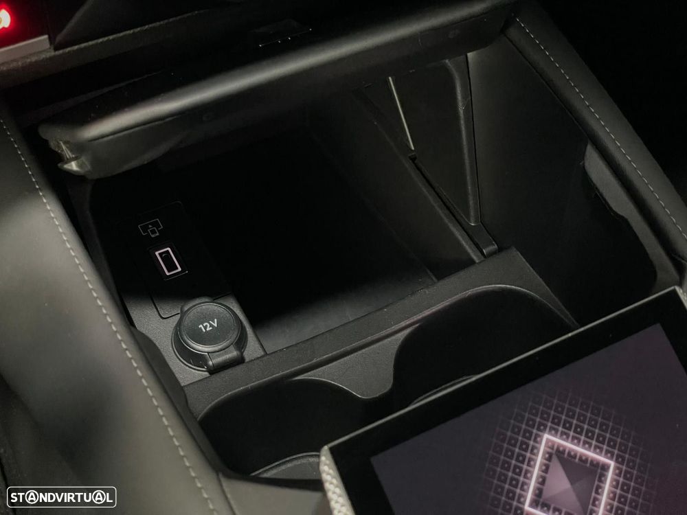 DS 4 E-Tense Performance Line EAT8 — fotografia 17