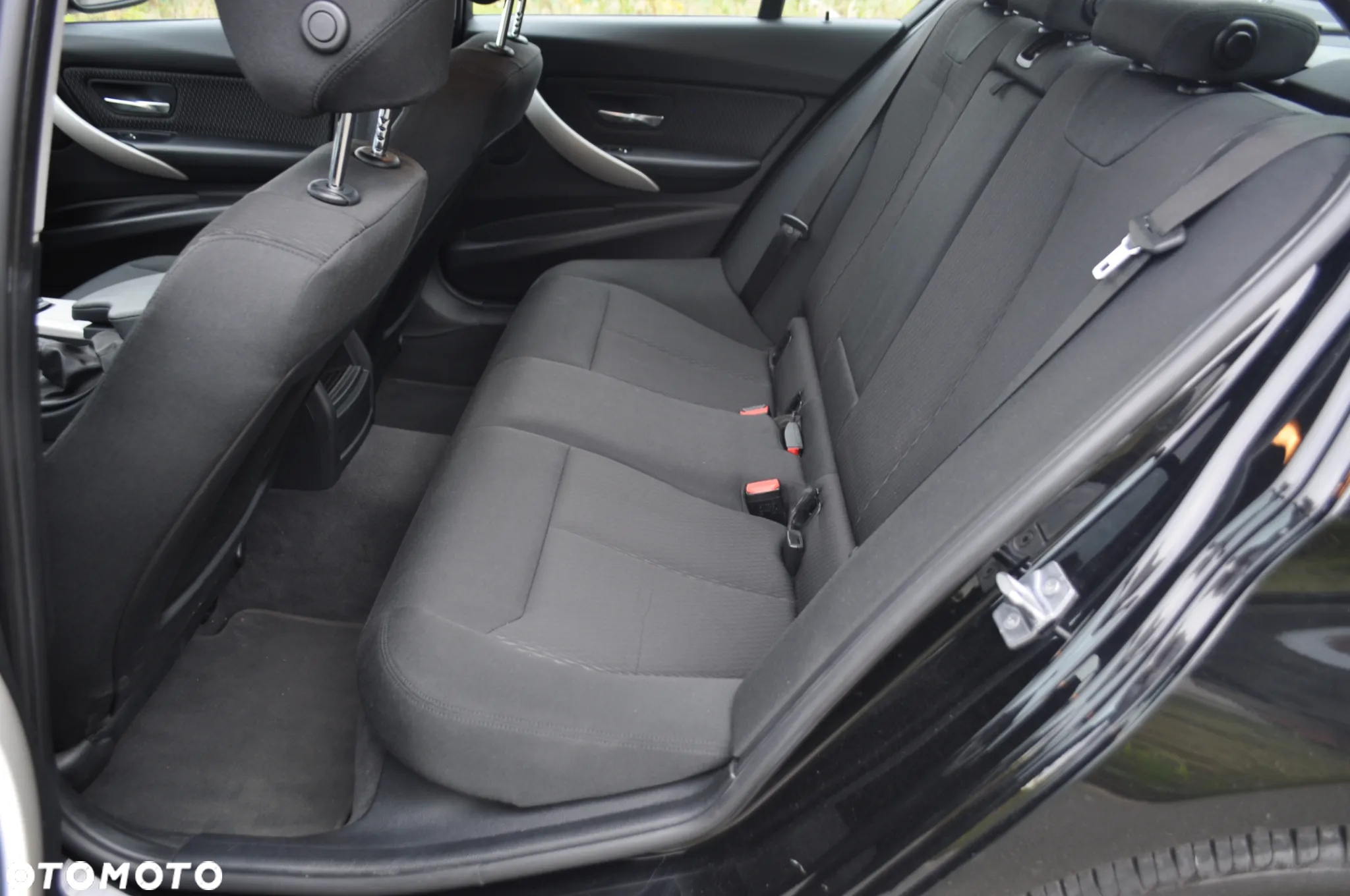 BMW Seria 3 318i - 16