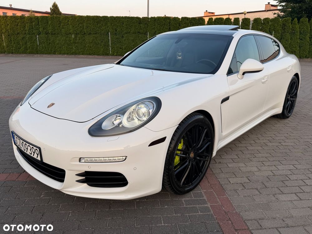 Porsche Panamera 4 Edition - 14