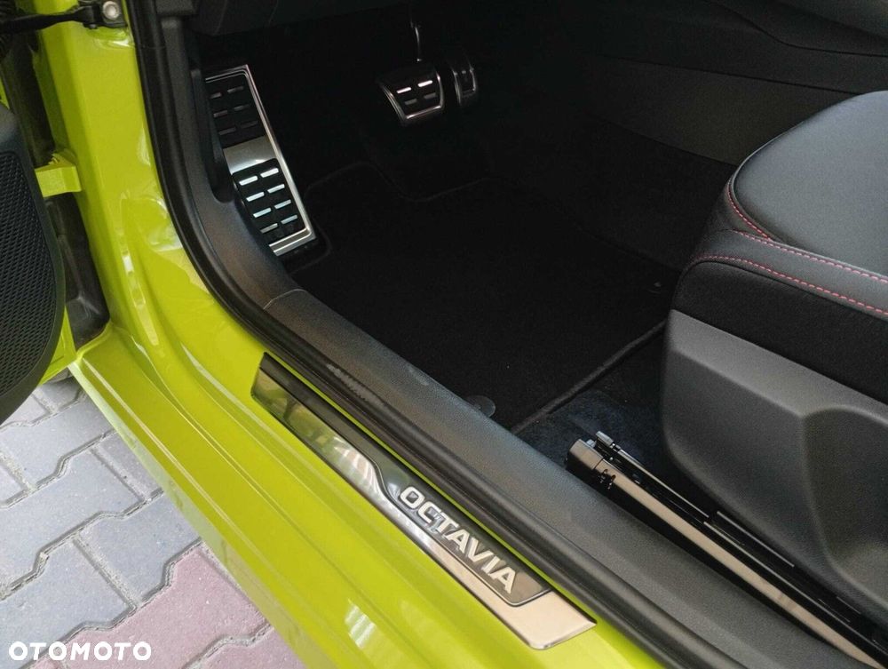 Skoda Octavia 2.0 TSI RS DSG - 17
