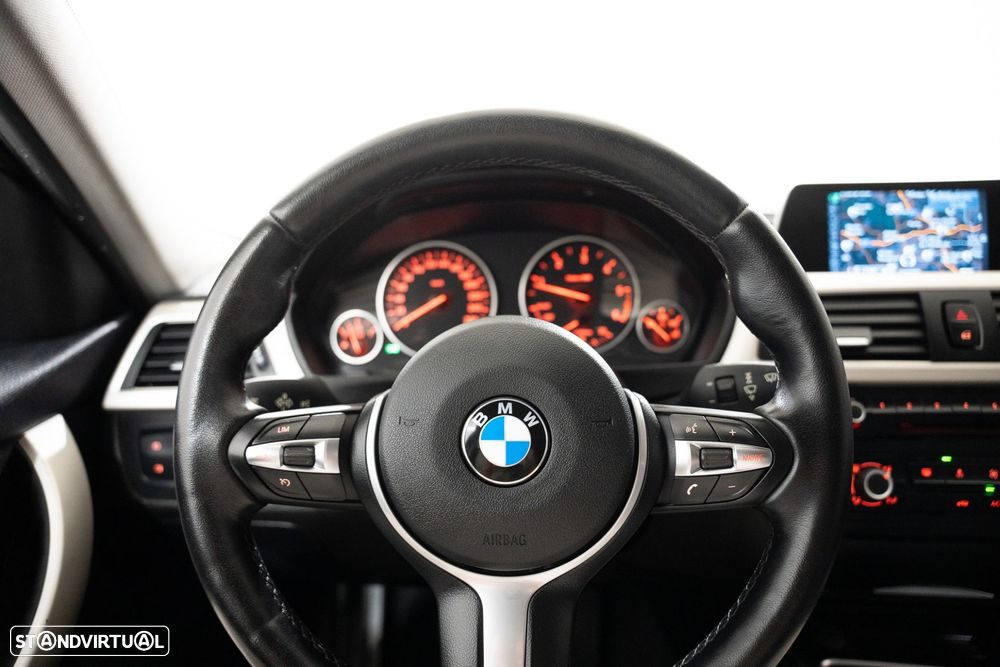 BMW 318 d Auto Line Sport - 18