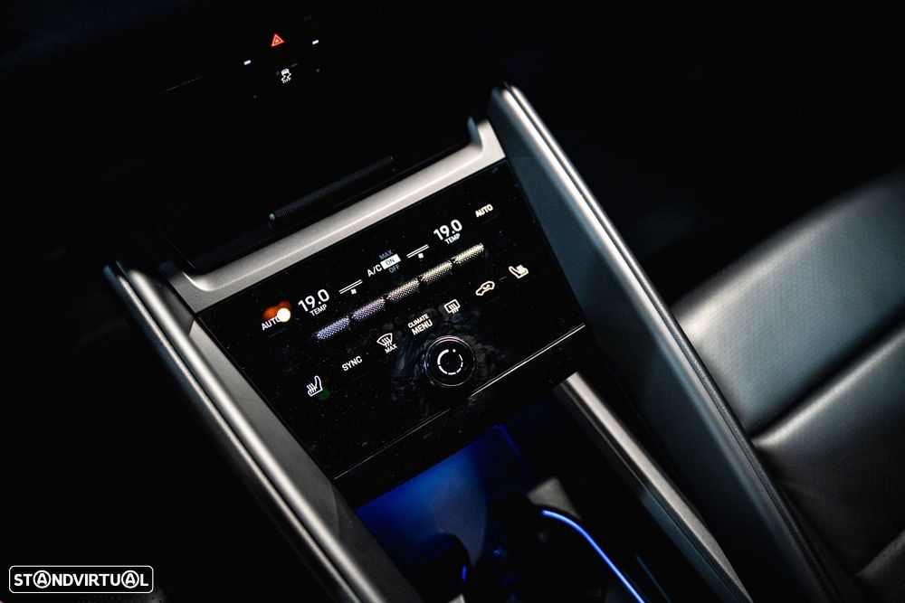 Porsche Macan Electric - 16